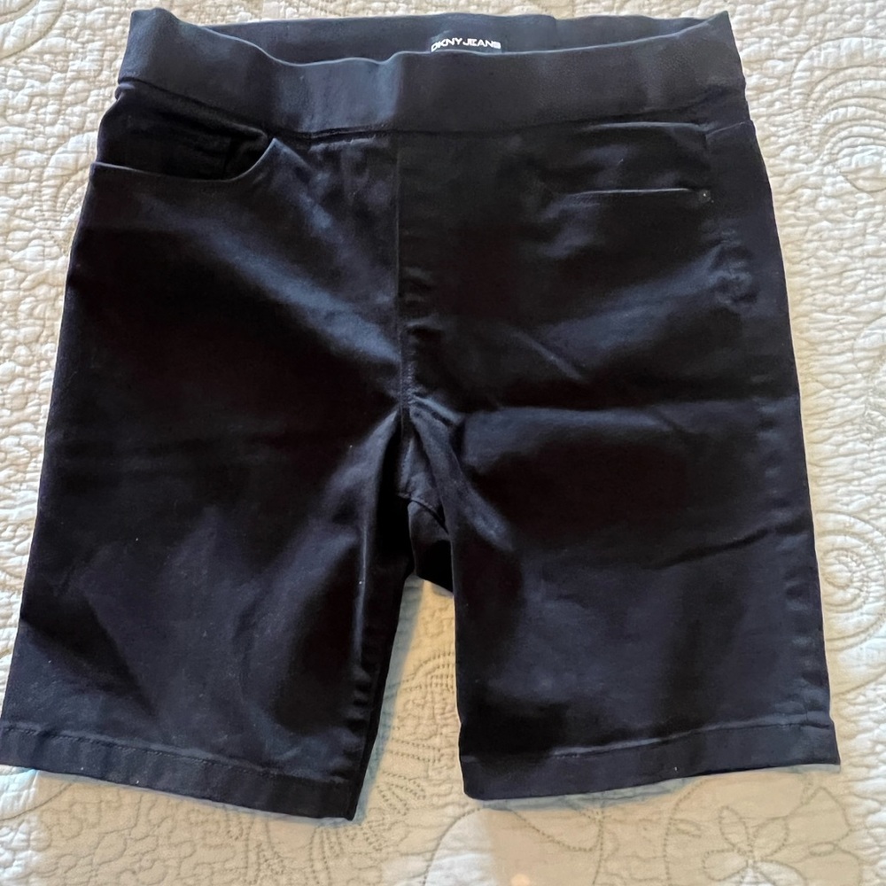 Pull on mid length shorts. Black size L. Like new.